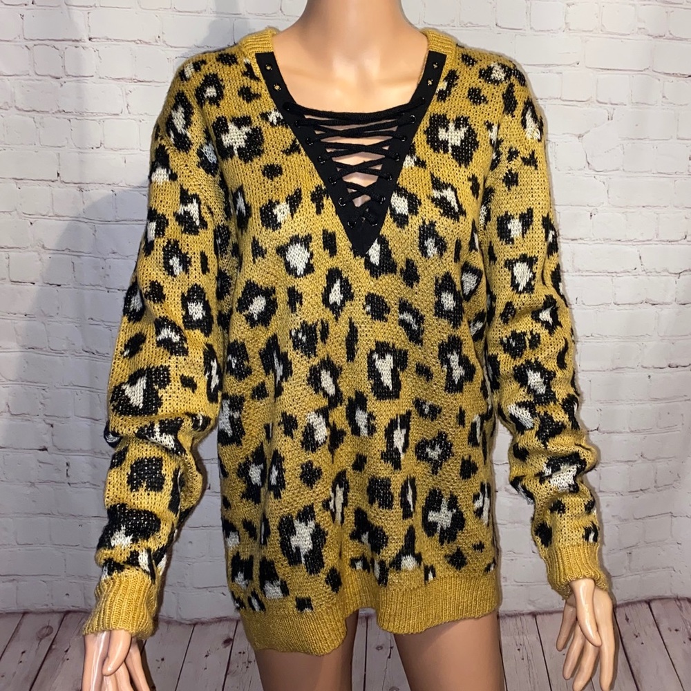 Love Tree cheetah print sweater black and gold lace up sweater size medium